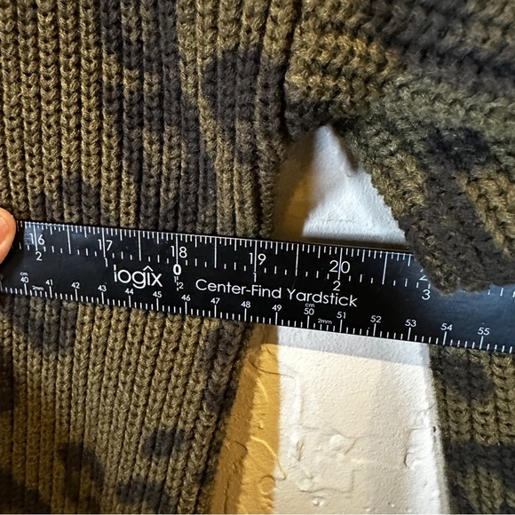 525 America Womens Button Front Leopard Print Cardigan Sweater Green Size Medium - Picture 8 of 9